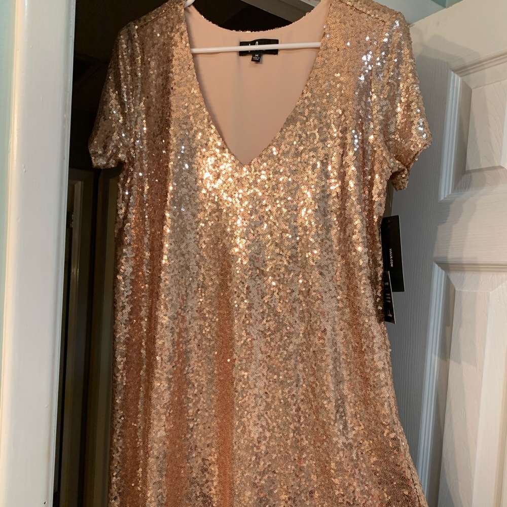 Lulus NWT Champagne Sequin Shift Dress Sz M